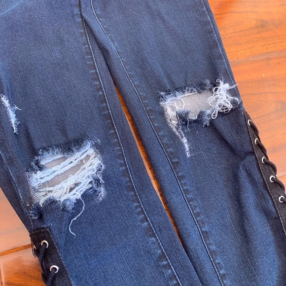 LF CARMAR High Rise Side Lace Distressed Jeans 26 - Picture 3 of 8